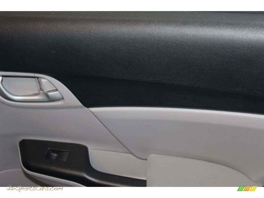 2015 Civic LX Sedan - Crystal Black Pearl / Gray photo #25