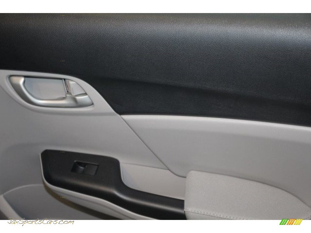 2015 Civic LX Sedan - Alabaster Silver Metallic / Gray photo #24