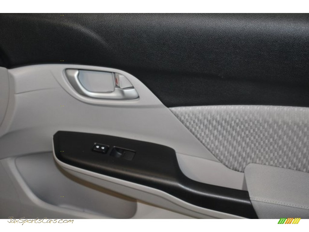2015 Civic LX Sedan - Alabaster Silver Metallic / Gray photo #26