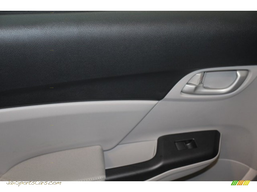 2015 Civic LX Sedan - Alabaster Silver Metallic / Gray photo #22