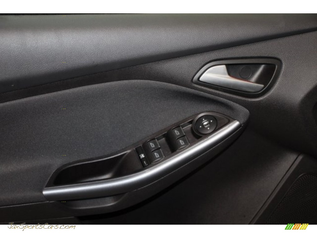 2013 Focus Titanium Sedan - Sterling Gray / Charcoal Black photo #12