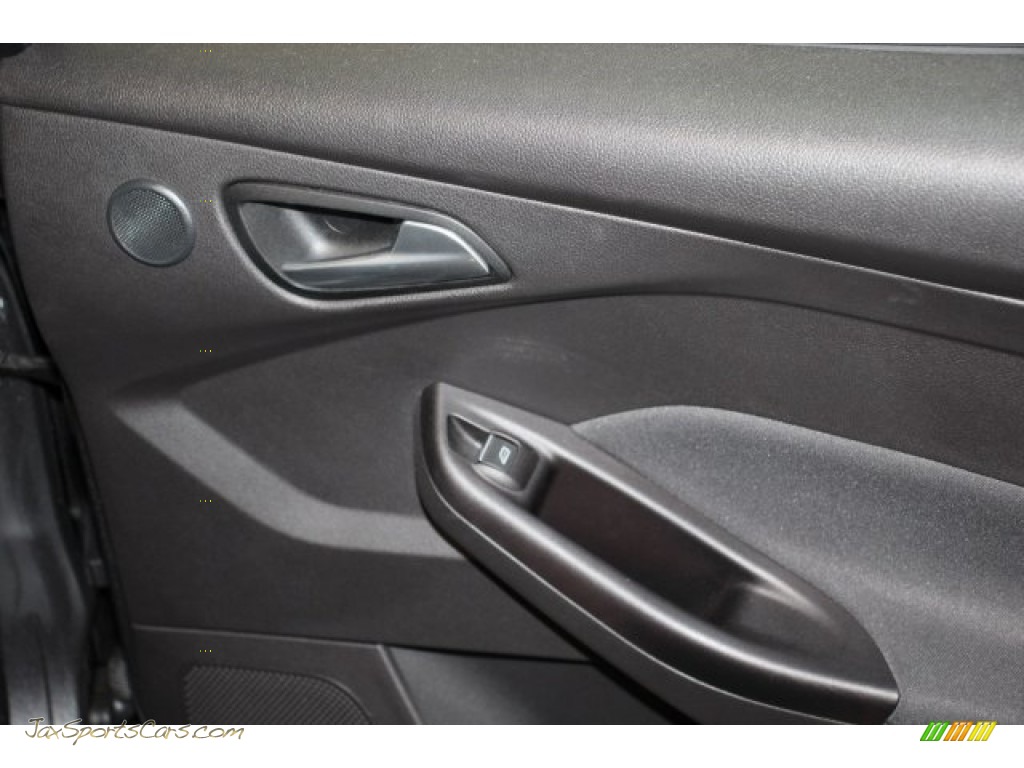 2013 Focus Titanium Sedan - Sterling Gray / Charcoal Black photo #35