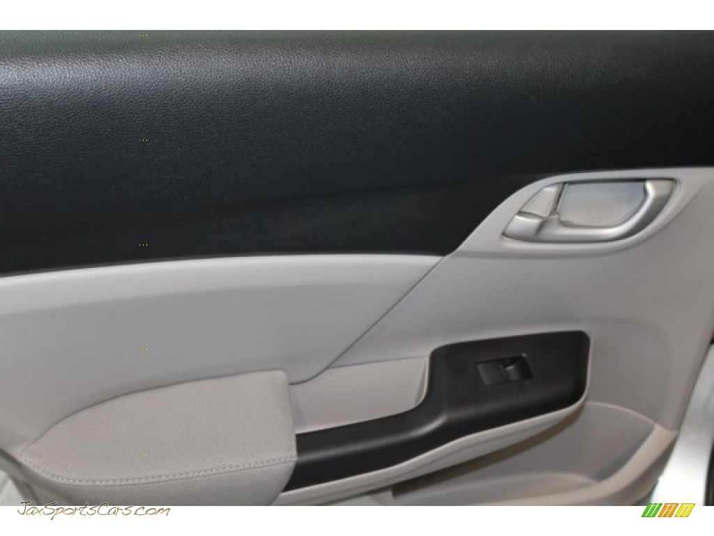 2015 Civic LX Sedan - Alabaster Silver Metallic / Gray photo #30
