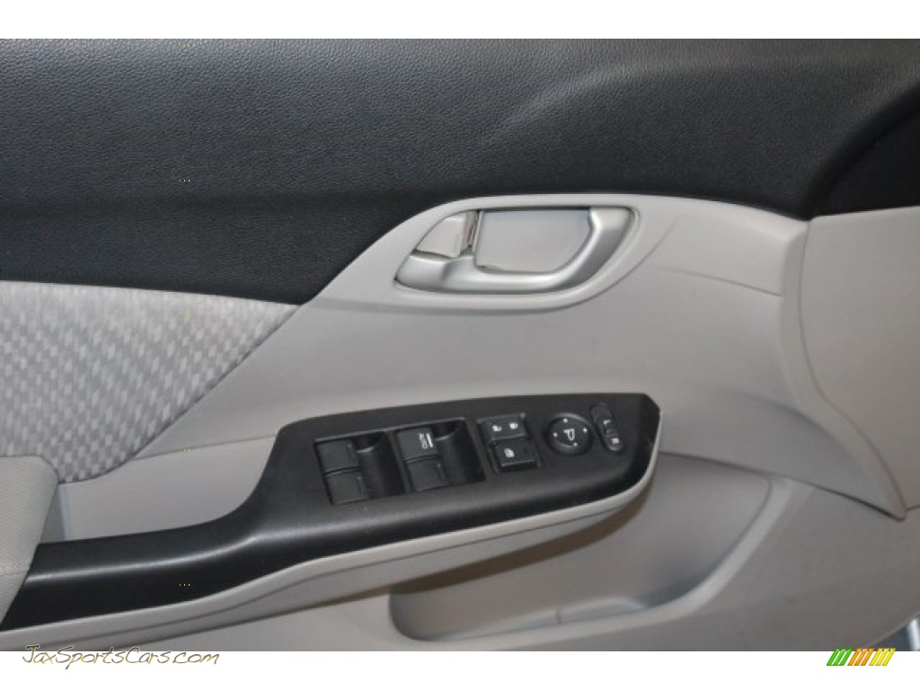 2015 Civic LX Sedan - Alabaster Silver Metallic / Gray photo #14