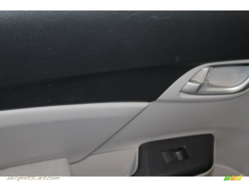2015 Civic LX Sedan - Alabaster Silver Metallic / Gray photo #31