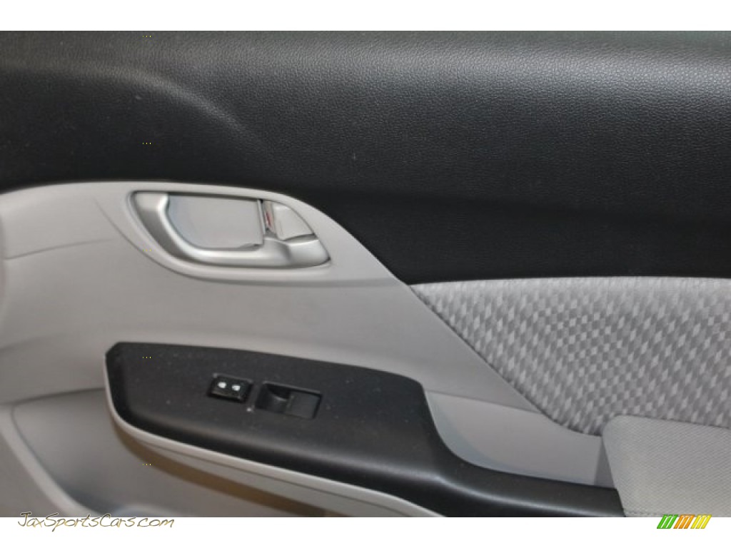 2015 Civic LX Sedan - Alabaster Silver Metallic / Gray photo #36