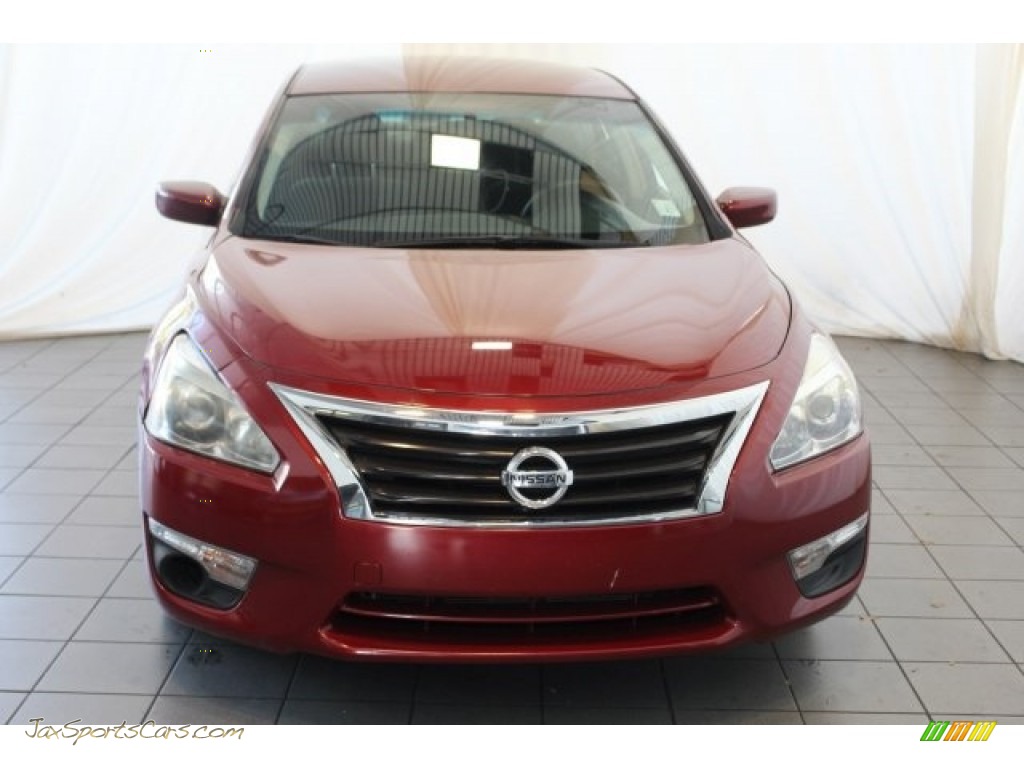 2013 Altima 2.5 S - Cayenne Red / Charcoal photo #4