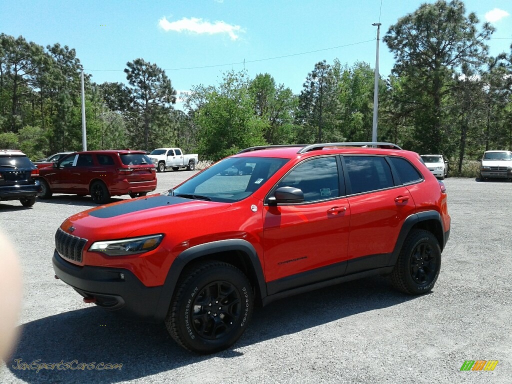 2019 Cherokee Trailhawk 4x4 - Firecracker Red / Black photo #1