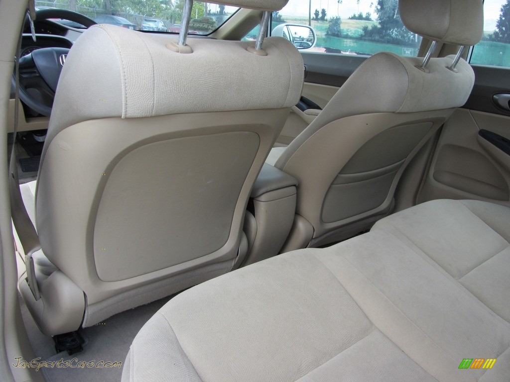 2006 Civic LX Sedan - Taffeta White / Ivory photo #14