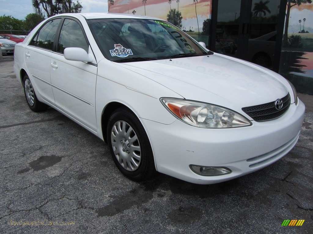 2003 Camry XLE - Super White / Taupe photo #3
