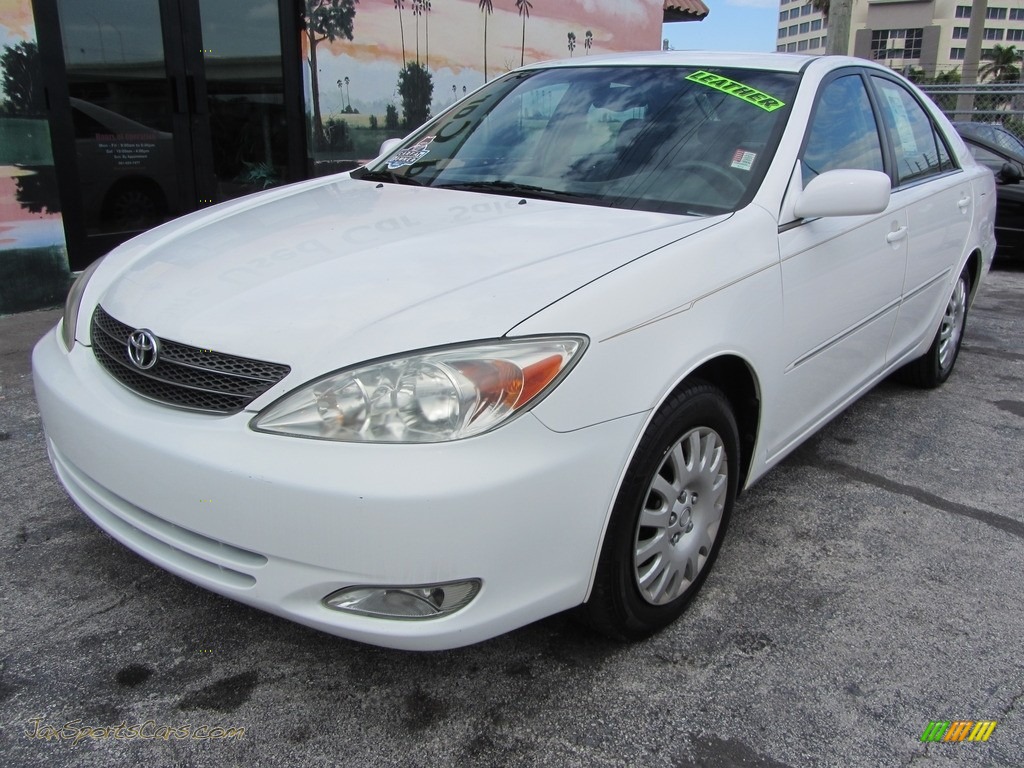 2003 Camry XLE - Super White / Taupe photo #5