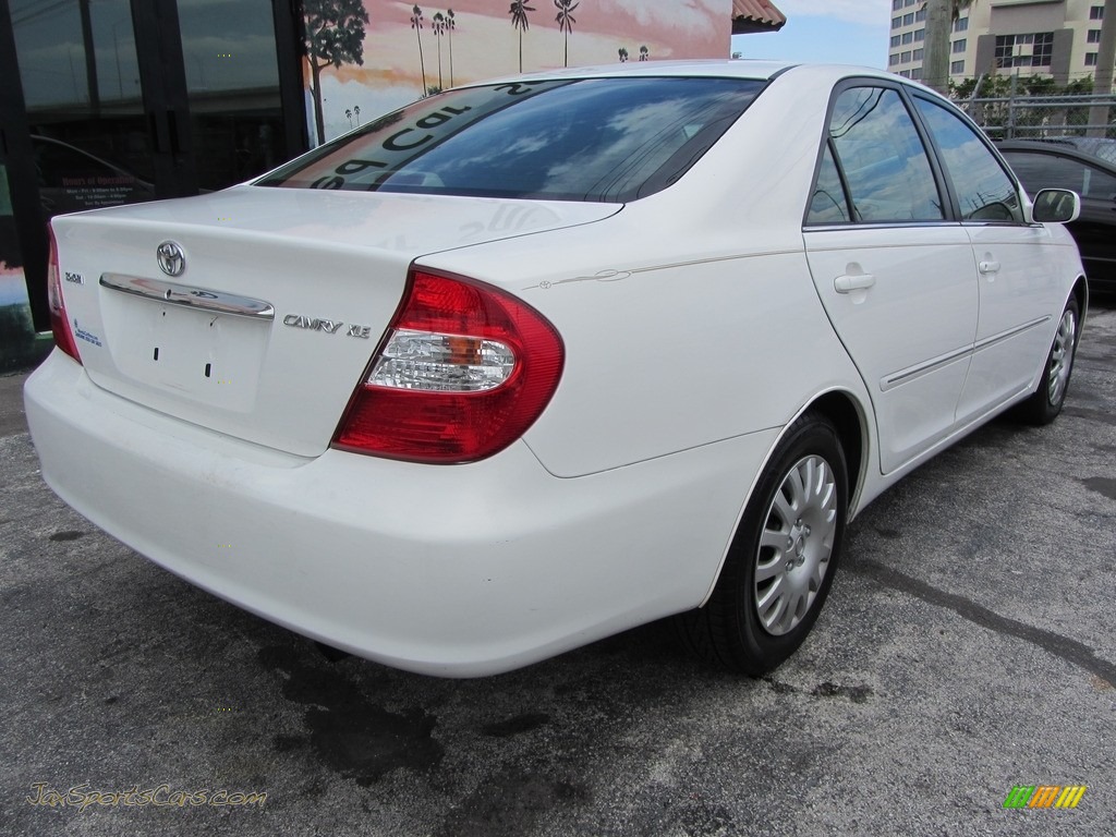 2003 Camry XLE - Super White / Taupe photo #8