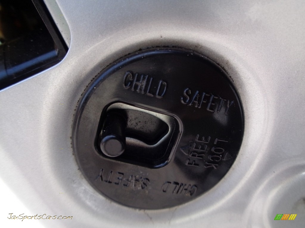 2006 FX 35 AWD - Liquid Platinum Metallic / Graphite photo #47