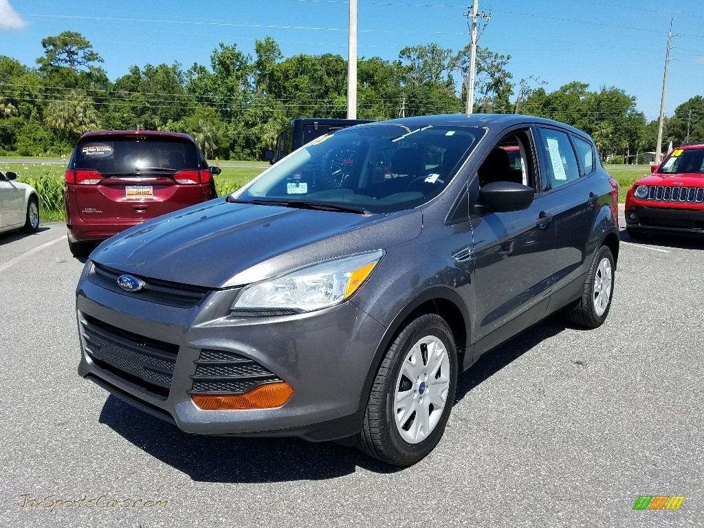Sterling Gray Metallic / Charcoal Black Ford Escape S