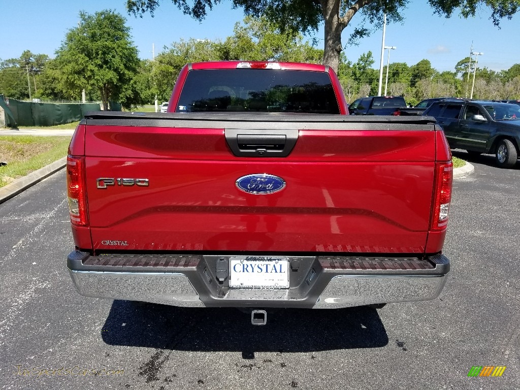 2017 F150 XLT SuperCab - Ruby Red / Earth Gray photo #4