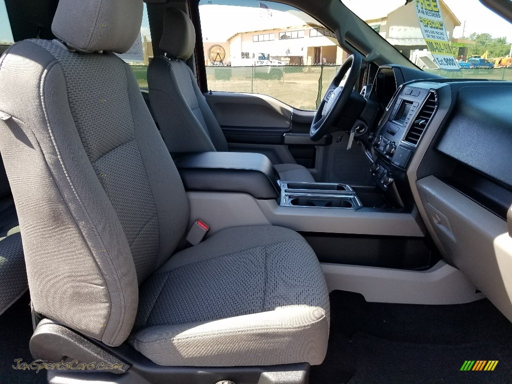 2017 F150 XLT SuperCab - Ruby Red / Earth Gray photo #12