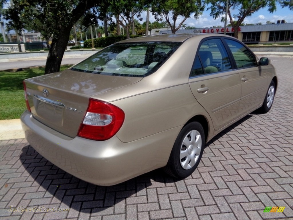 2003 Camry LE - Desert Sand Mica / Taupe photo #9