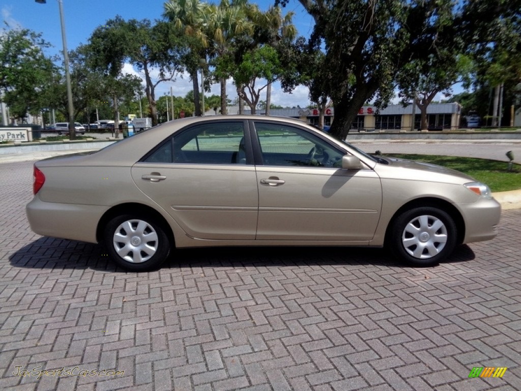 2003 Camry LE - Desert Sand Mica / Taupe photo #11