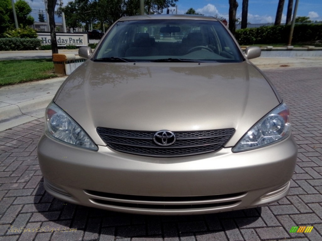 2003 Camry LE - Desert Sand Mica / Taupe photo #13