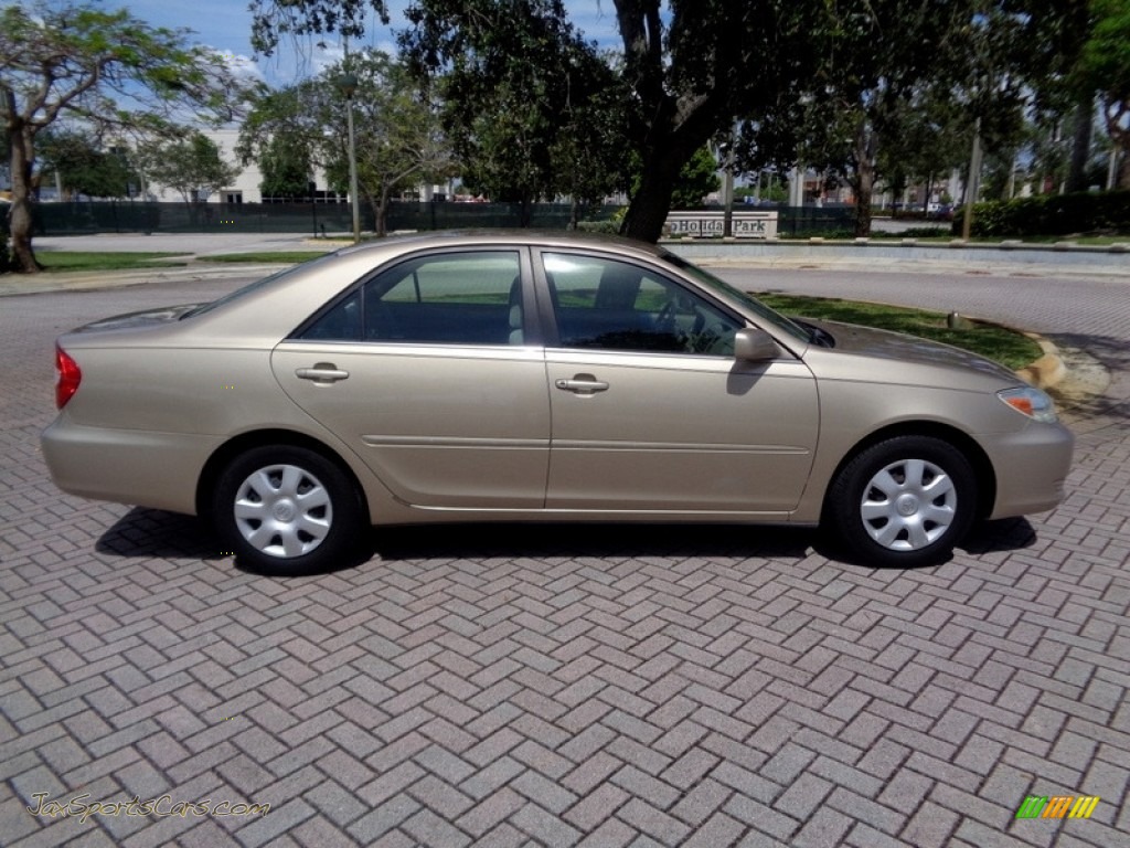 2003 Camry LE - Desert Sand Mica / Taupe photo #19