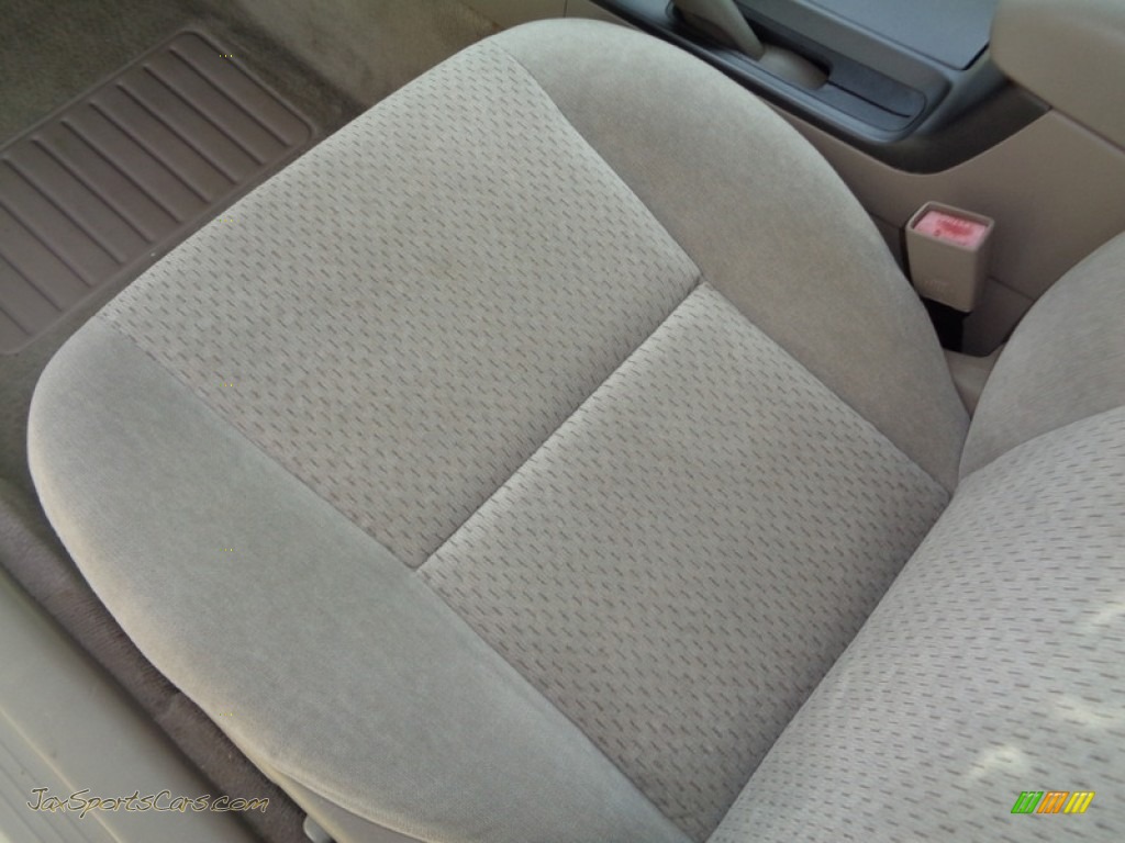 2003 Camry LE - Desert Sand Mica / Taupe photo #30