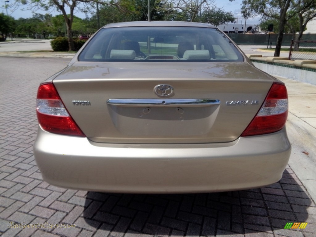2003 Camry LE - Desert Sand Mica / Taupe photo #44