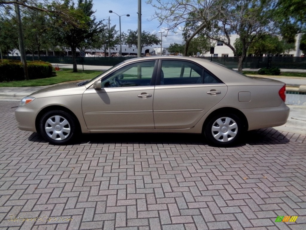 2003 Camry LE - Desert Sand Mica / Taupe photo #55