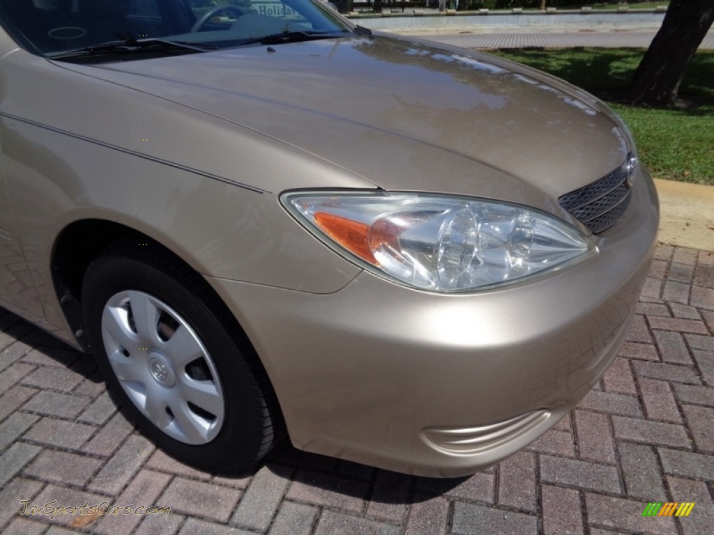 2003 Camry LE - Desert Sand Mica / Taupe photo #63