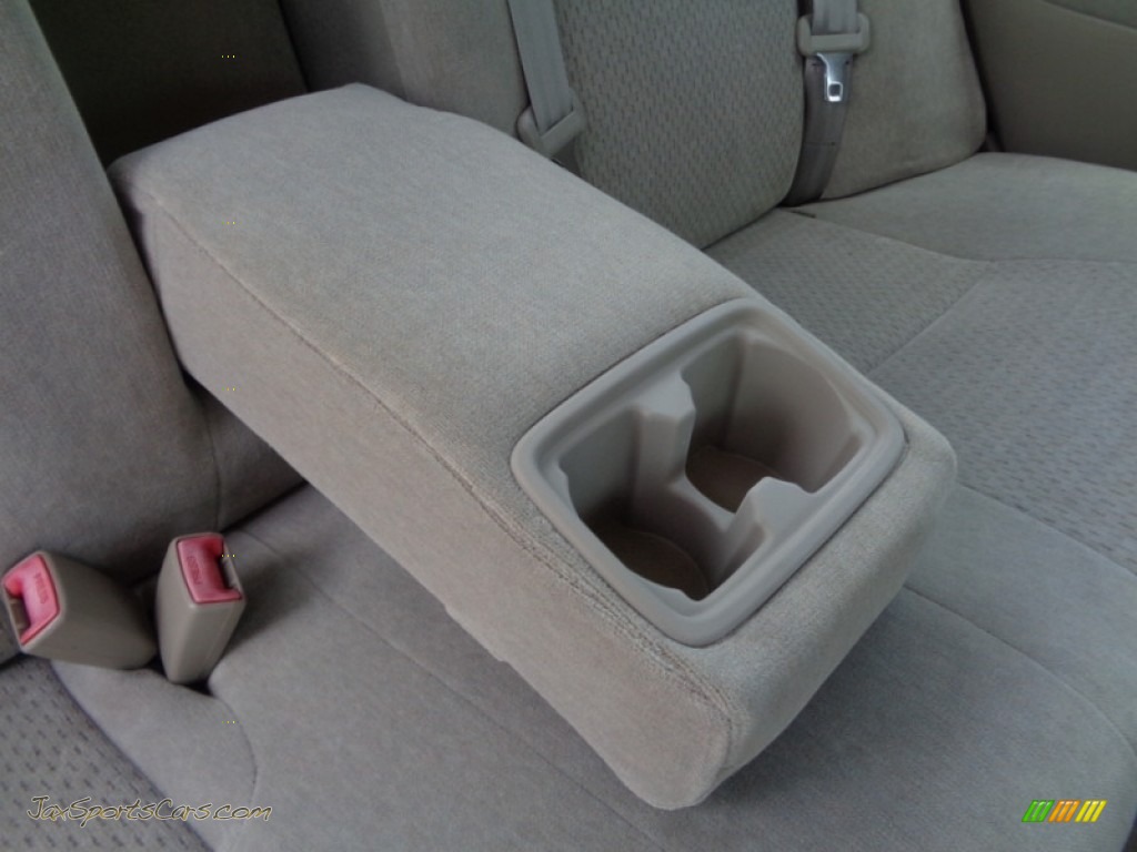 2003 Camry LE - Desert Sand Mica / Taupe photo #72
