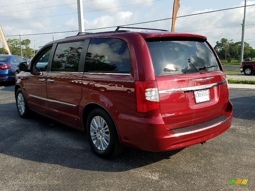 2012 Town & Country Touring - L - Deep Cherry Red Crystal Pearl / Black/Light Graystone photo #3