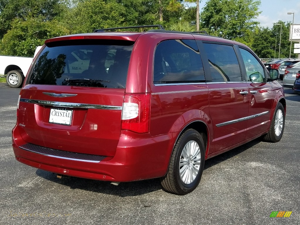 2012 Town & Country Touring - L - Deep Cherry Red Crystal Pearl / Black/Light Graystone photo #5