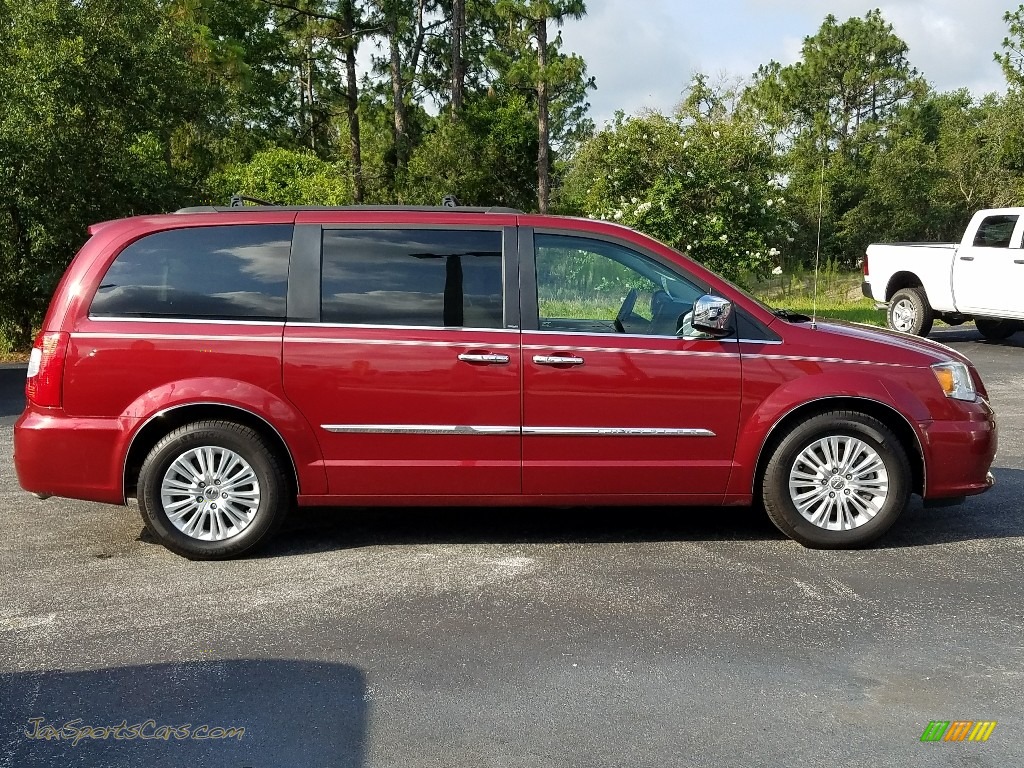 2012 Town & Country Touring - L - Deep Cherry Red Crystal Pearl / Black/Light Graystone photo #6