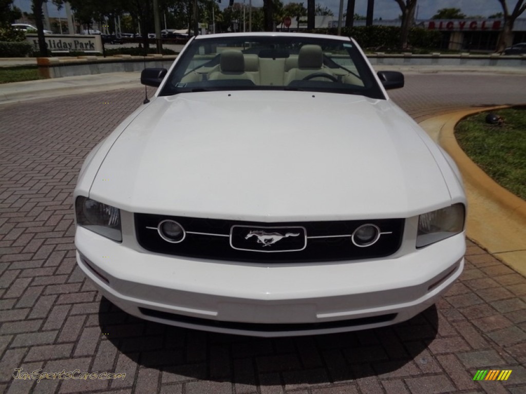 2007 Mustang V6 Premium Convertible - Performance White / Medium Parchment photo #7