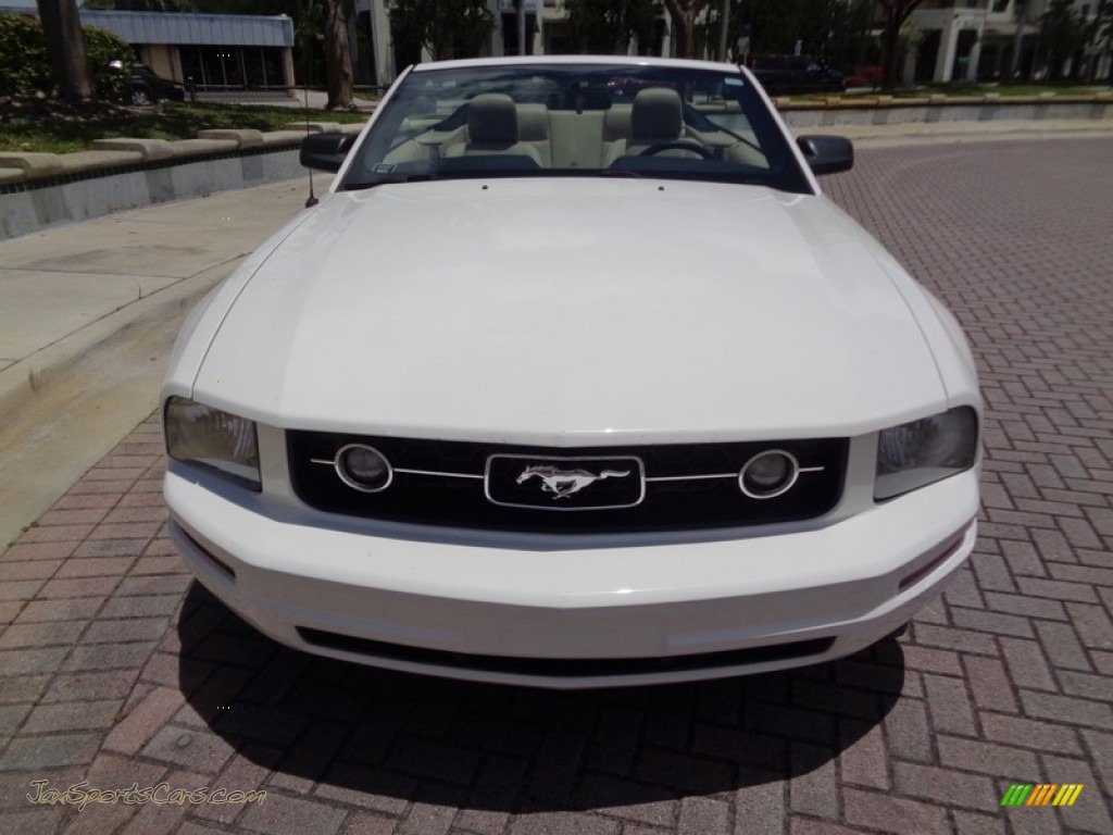 2007 Mustang V6 Premium Convertible - Performance White / Medium Parchment photo #28