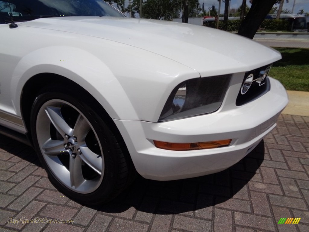 2007 Mustang V6 Premium Convertible - Performance White / Medium Parchment photo #50