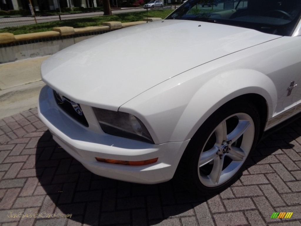 2007 Mustang V6 Premium Convertible - Performance White / Medium Parchment photo #59