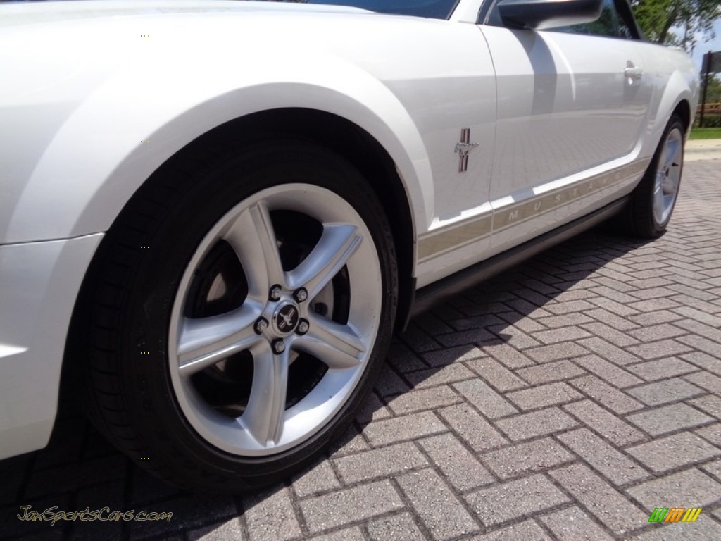 2007 Mustang V6 Premium Convertible - Performance White / Medium Parchment photo #61