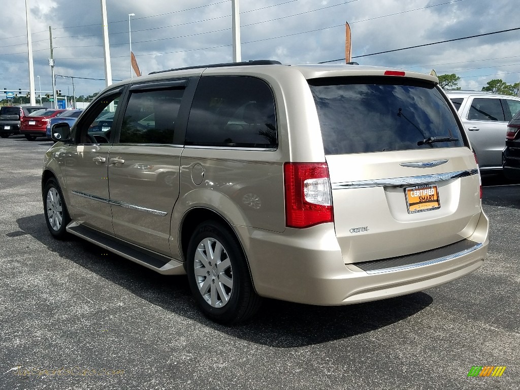 2014 Town & Country Touring - Cashmere Pearl / Dark Frost Beige/Medium Frost Beige photo #3