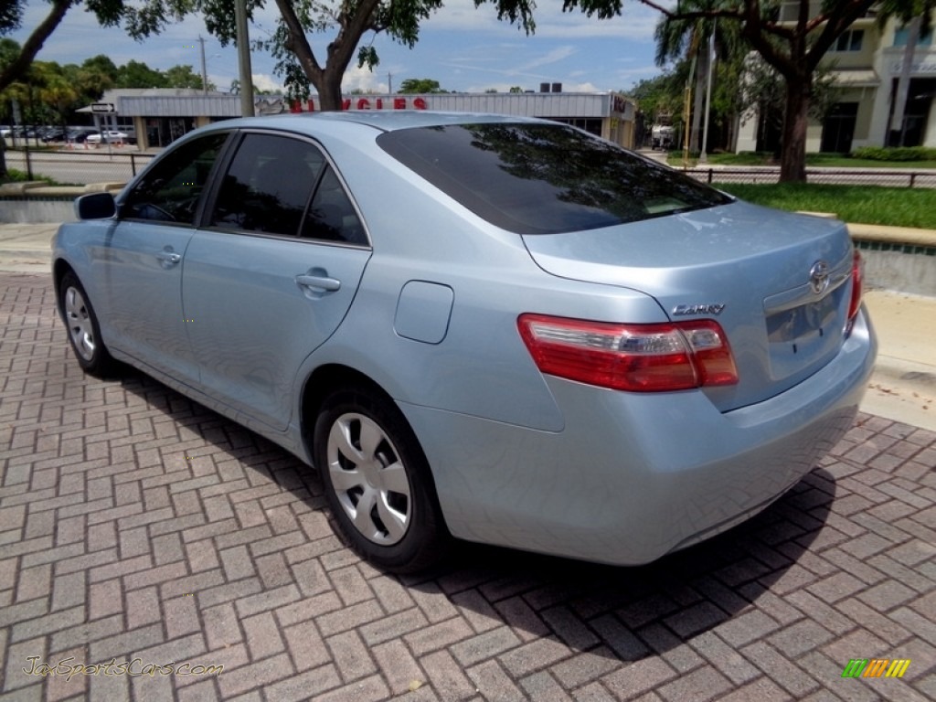 2009 Camry LE - Sky Blue Pearl / Bisque photo #5