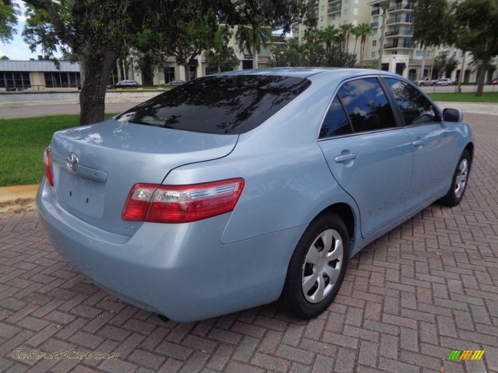 2009 Camry LE - Sky Blue Pearl / Bisque photo #9