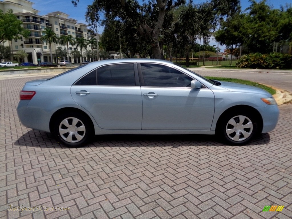 2009 Camry LE - Sky Blue Pearl / Bisque photo #11