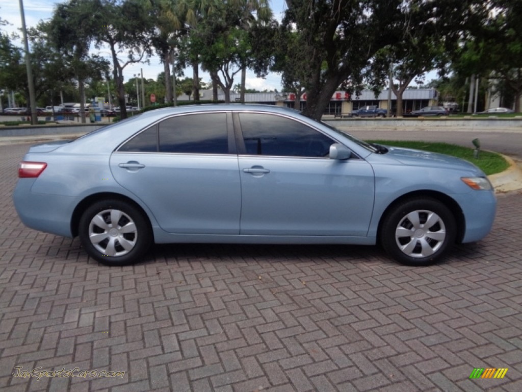 2009 Camry LE - Sky Blue Pearl / Bisque photo #27