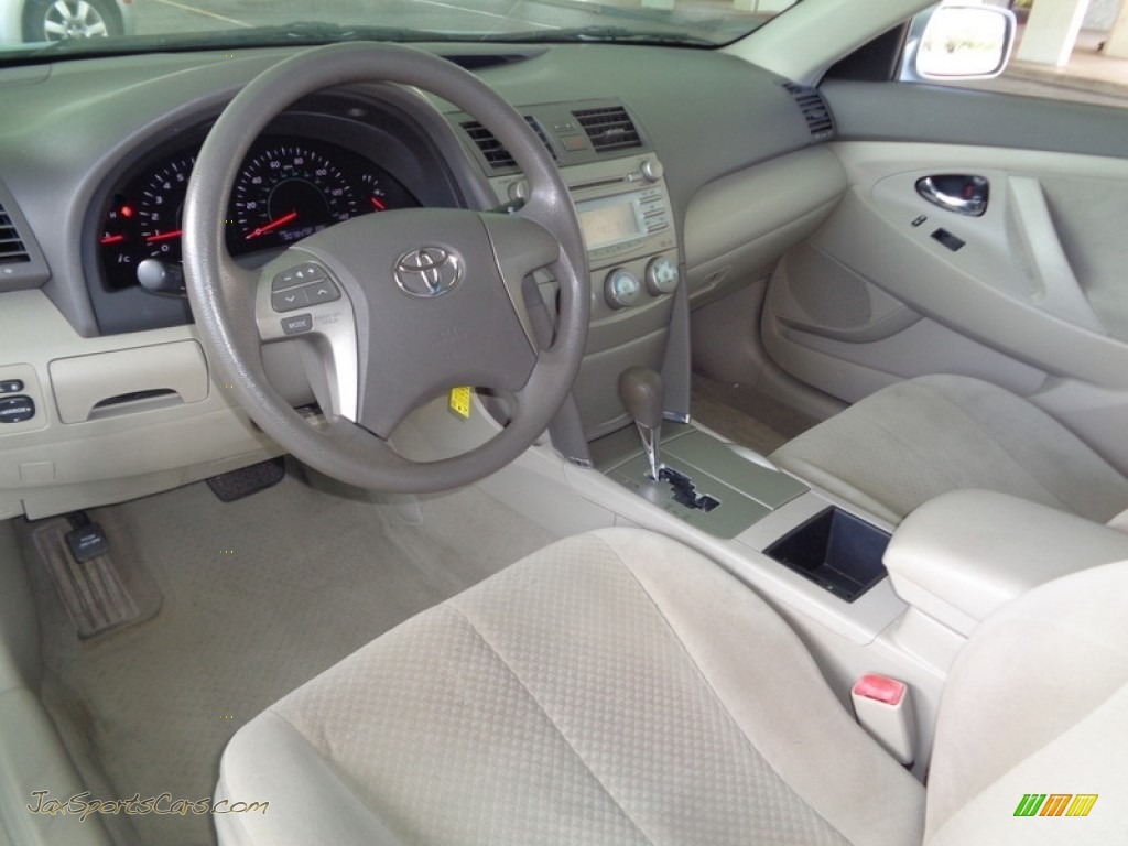 2009 Camry LE - Sky Blue Pearl / Bisque photo #32