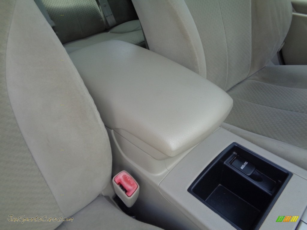 2009 Camry LE - Sky Blue Pearl / Bisque photo #62