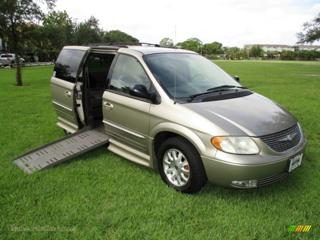 Light Almond Pearl / Taupe Chrysler Town & Country LXi