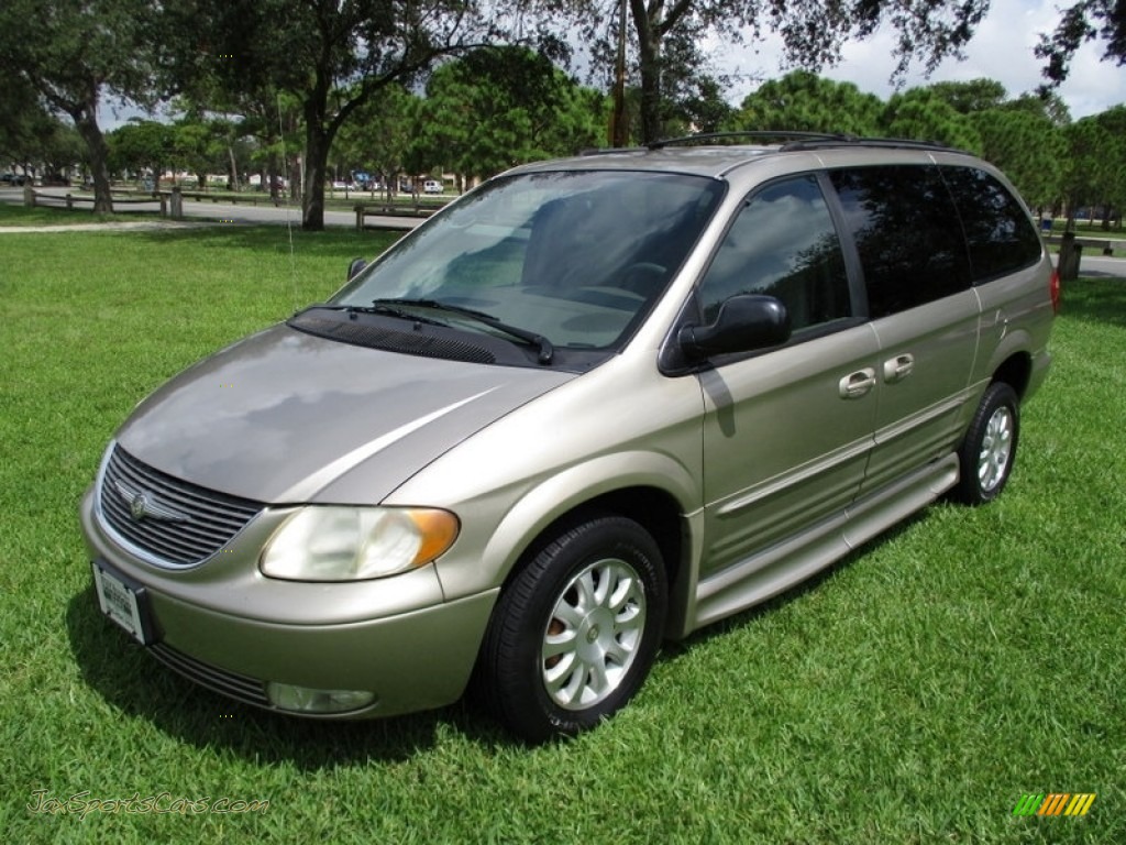 2003 Town & Country LXi - Light Almond Pearl / Taupe photo #15