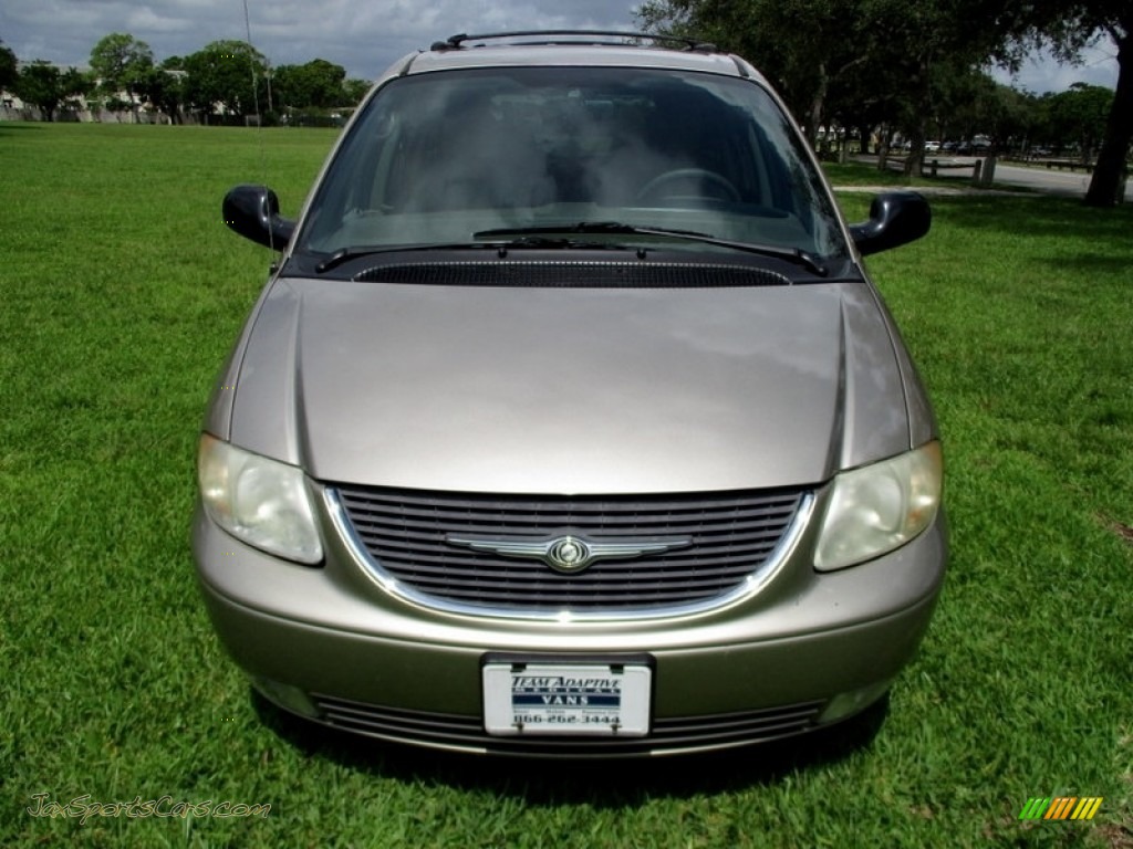 2003 Town & Country LXi - Light Almond Pearl / Taupe photo #17