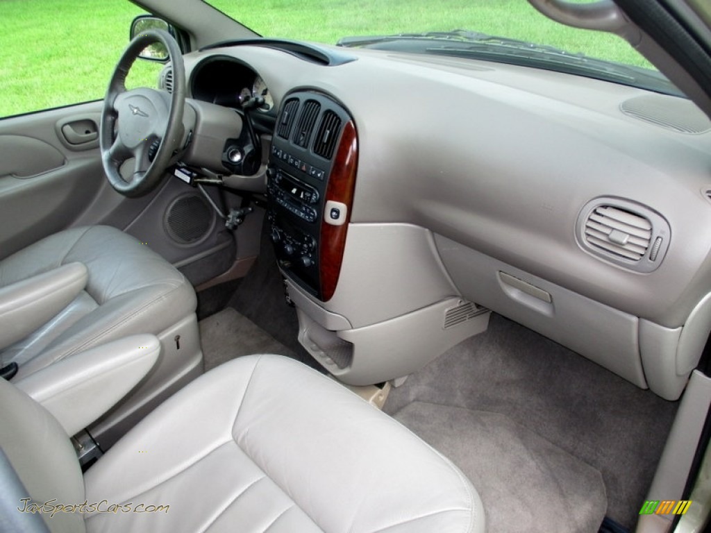 2003 Town & Country LXi - Light Almond Pearl / Taupe photo #25