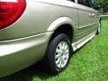 Chrysler Town & Country LXi Light Almond Pearl photo #26
