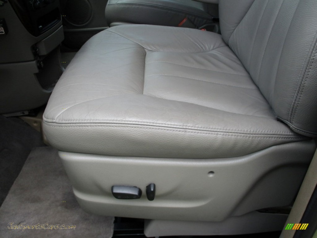 2003 Town & Country LXi - Light Almond Pearl / Taupe photo #66